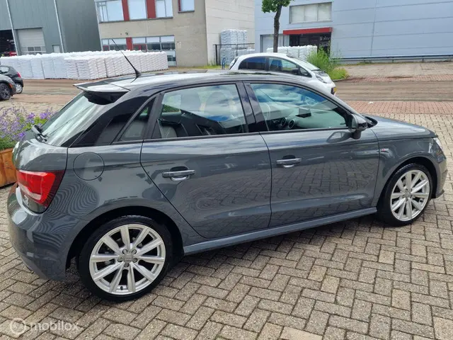 Audi A1 Sportback 1.0 TFSI Advance 2018 Benzine 6