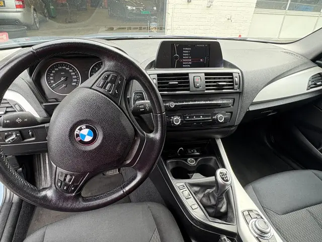 BMW 1 Serie 116i EDE High Executive 2013 Benzine 4