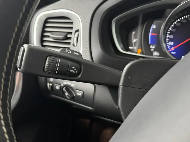 Volvo V40 1.5 T3 Polar+ Sport 2019 Benzine 38