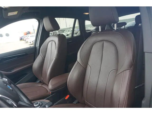 BMW X1 xDrive25e 2021 Hybride Benzine 7