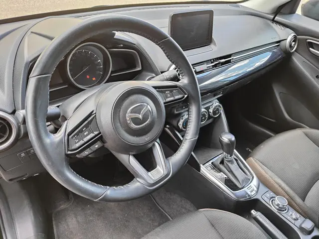 Mazda 2 1.5 Skyactiv-G Luxury 2021 Benzine 10