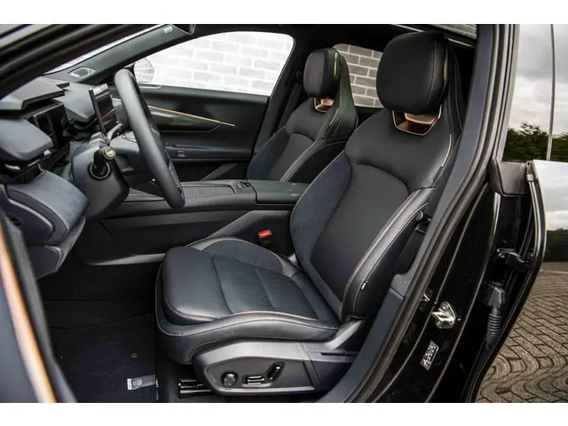 Lynk & Co 08 1.5 More 2026 Hybride Benzine 6