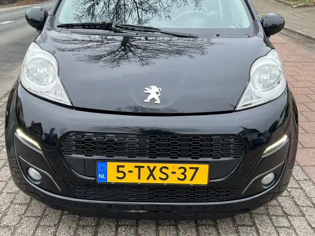 Peugeot 107 1.0 EXCLUSIVE NL-AUTO-NAP 2014 Benzine 25