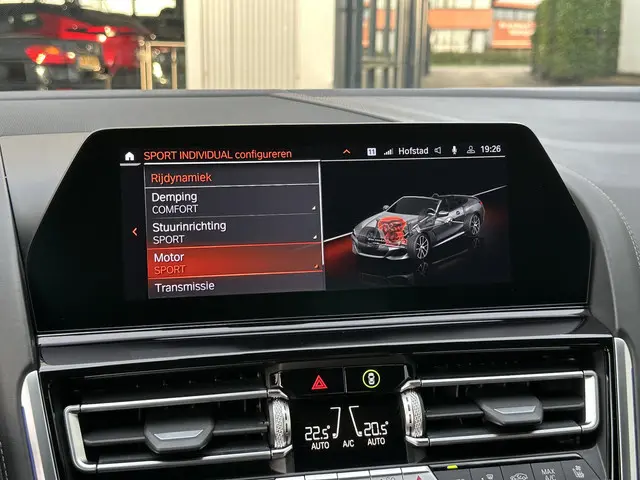 BMW 8 Serie 840i xDrive High Executive 2021 Benzine 89