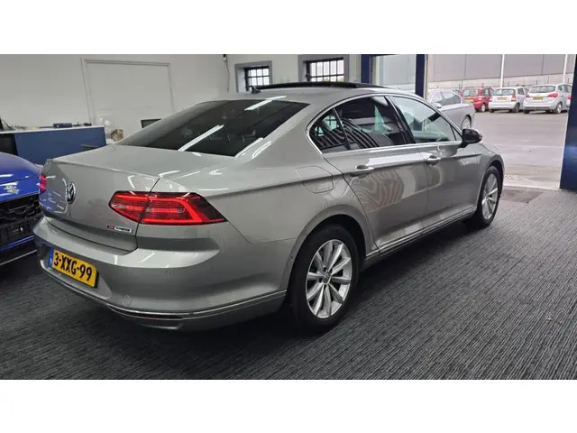 Volkswagen Passat 1.4 TSI ACT Highline 2014 Benzine 3