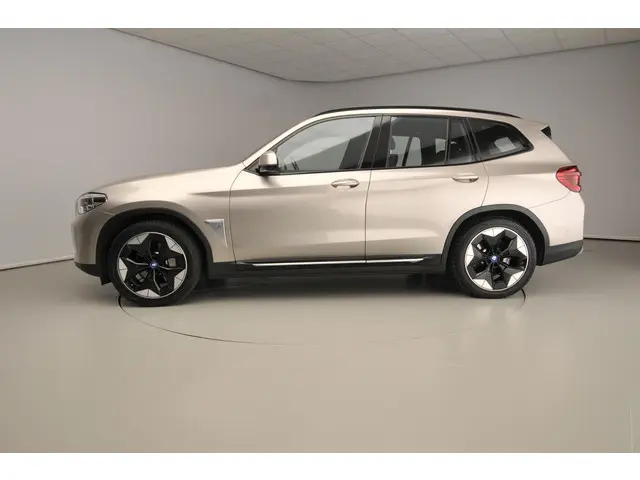 BMW iX3 High Executive 80 kWh 2021 Elektrisch 2
