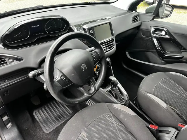 Peugeot 208 1.2 VTi Active *AC 2012 Benzine 10