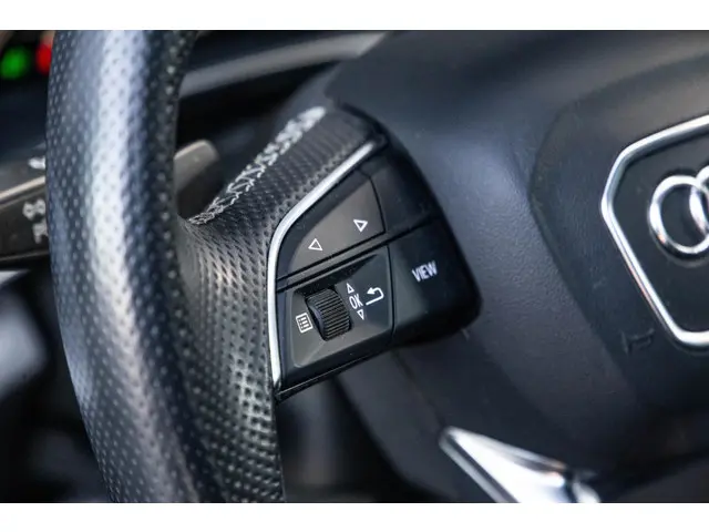 Audi Q7 SQ7 S-Line Grijs kenteken 2020 Diesel 26