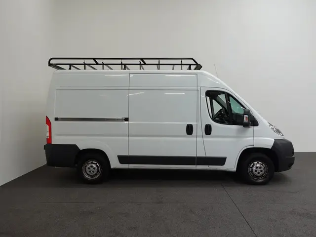 Peugeot Boxer 335 2.2 HDI L2H2 2014 Diesel 4