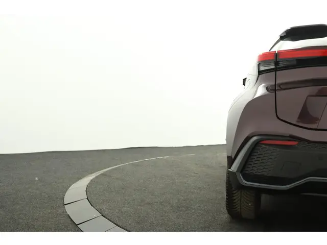Toyota C-HR 1.8 Hybrid 140 Dynamic 2024 Hybride Benzine 41