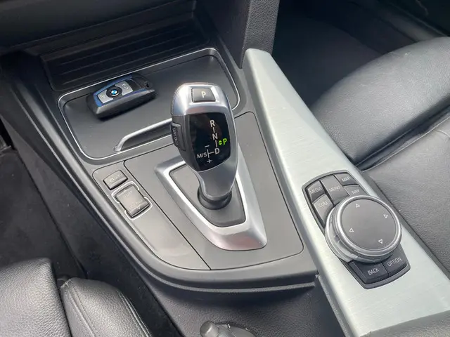 BMW 3 Serie Touring 320i M-Sport 184pk 2017 Benzine 11
