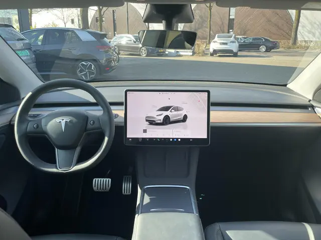 Tesla Model Y Performance AWD 75 kWh 2023 Elektrisch 12