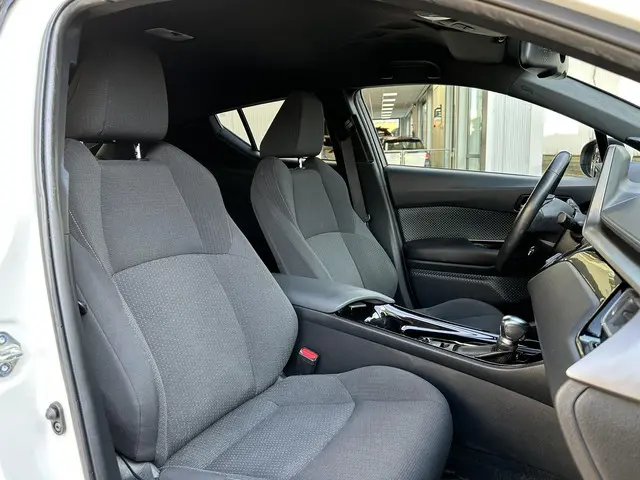 Toyota C-HR 1.8 Hybrid Style 2018 Hybride Benzine 38