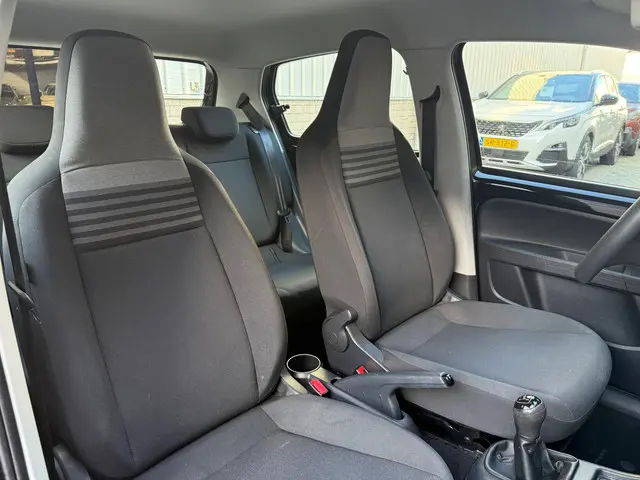 Volkswagen up! 1.0 BMT move up! 2017 Benzine 17