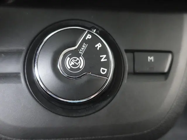 Opel Vivaro L2H1 Edition 145PK Automaat 2023 Diesel 24