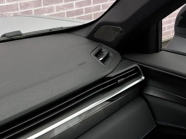 Lynk & Co 01 1.5 Plug-in Hybrid 2025 Hybride Benzine 25