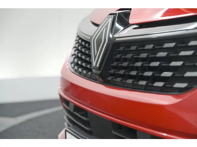 Renault Clio TCe 90 GPF Techno 2025 Benzine 76