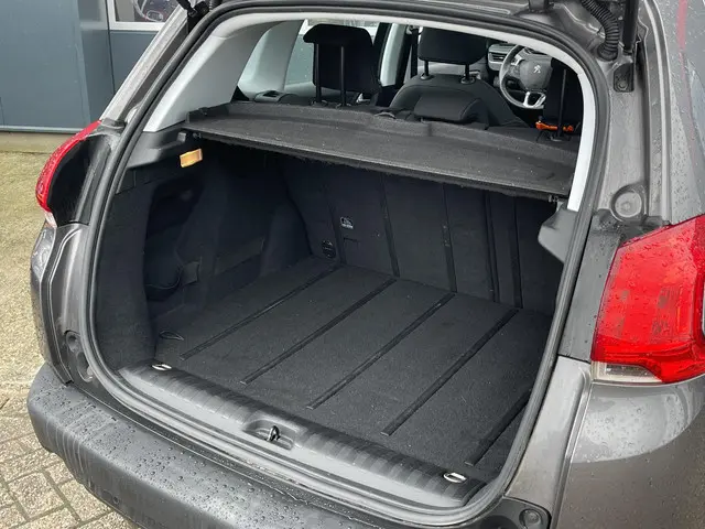 Peugeot 2008 1.2 VTi Active Pack Premium 2014 Benzine 9