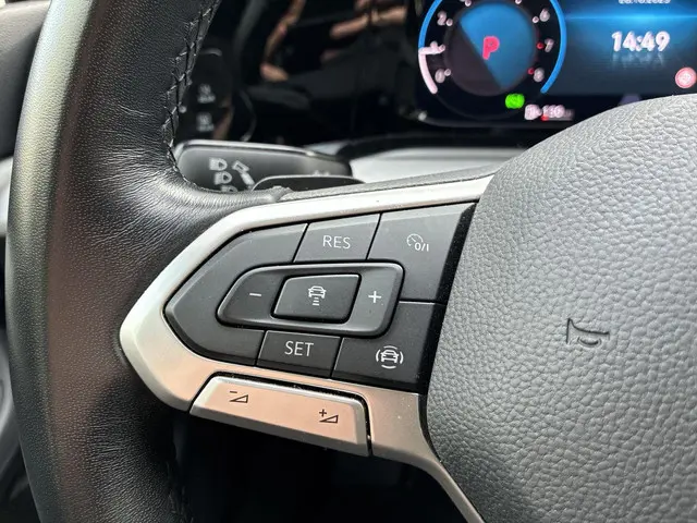 Volkswagen Golf 1.0 eTSI 110pk DSG Life 2022 Benzine 12