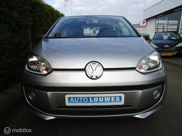 Volkswagen up! 1.0 cheer up! 2013 Benzine 3