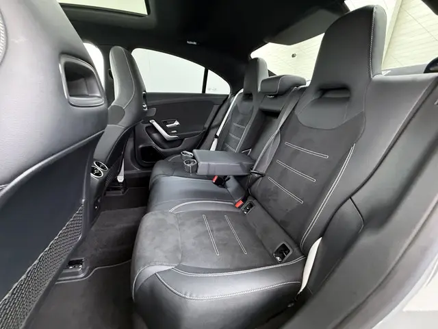 Mercedes-Benz CLA 250 e AMG line 2025 Hybride Benzine 17