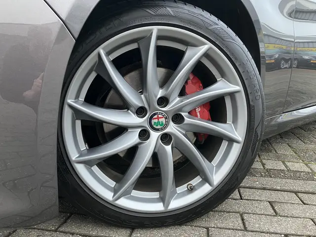 Alfa Romeo Giulia 2.0T Super 2020 Benzine 8
