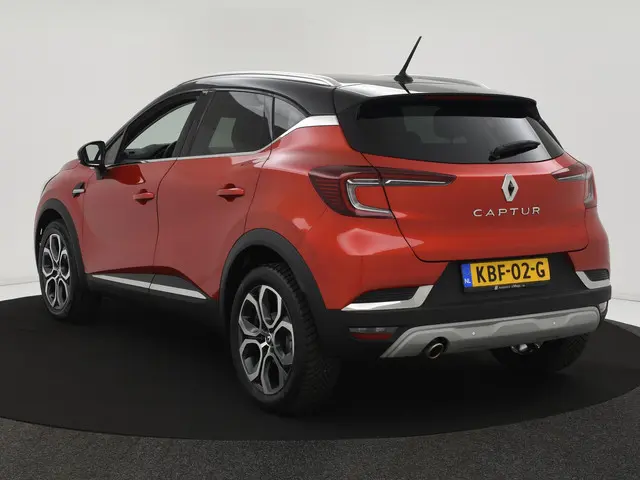 Renault Captur 1.3 TCe 140PK Intens AUTOM. 2021 Benzine 8