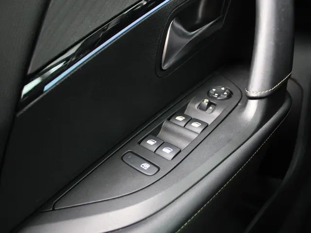 Peugeot 2008 1.2 PureTech GT 2021 Benzine 23