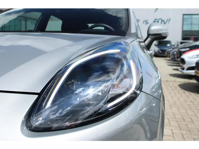 Ford Puma 1.0 EcoBoost Hybrid ST-Line 2023 Benzine 2