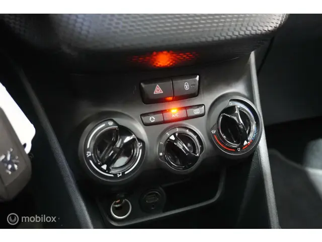 Peugeot 2008 1.2 PureTech Active 2014 Benzine 25