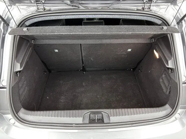 Renault Clio 1.0 TCe 90 GPF techno 2025 Benzine 23