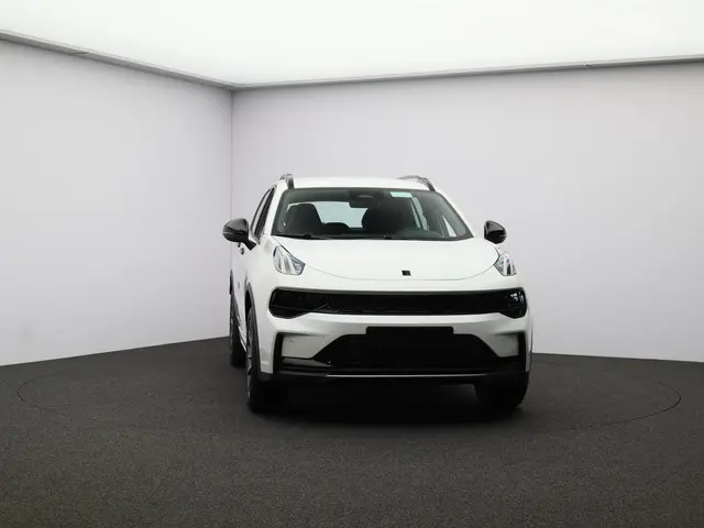 Lynk & Co 01 1.5 Core 2025 Hybride Benzine 15