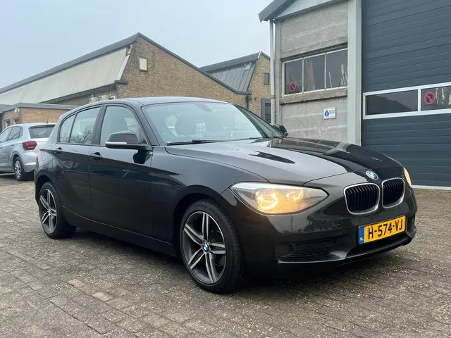 BMW 1 Serie 114i Business+ | Navi + Airco 2012 Benzine 7