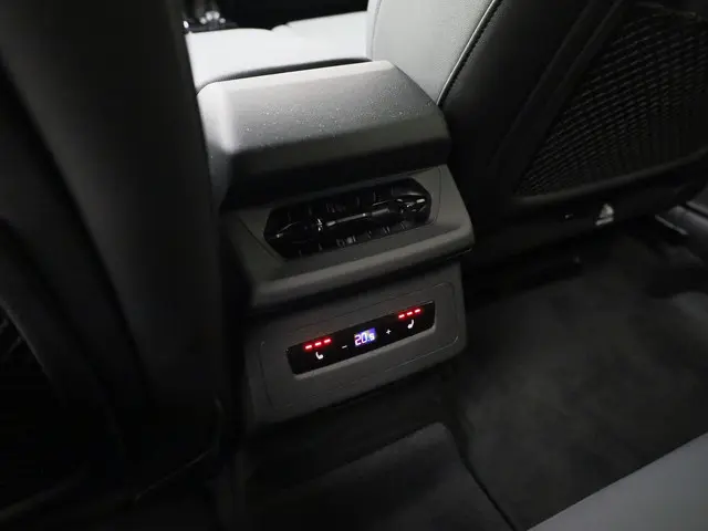 Audi Q6 e-tron S edition 286 PK 2026 Elektrisch 51