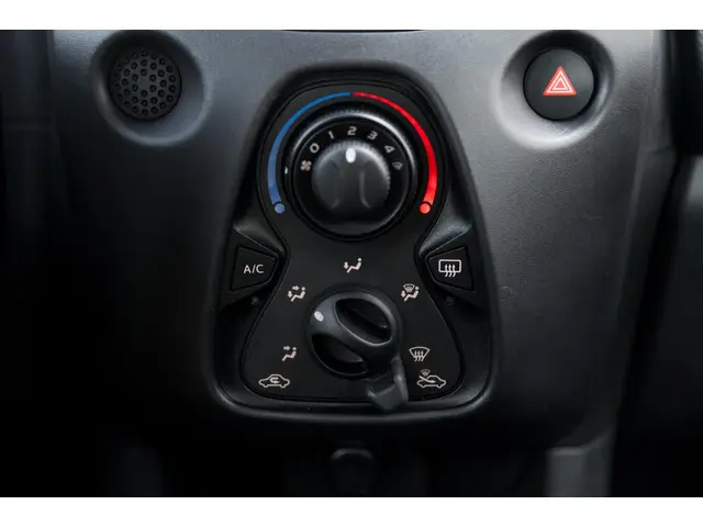 Toyota Aygo 1.0 VVT-i x-fun*Airco* 2021 Benzine 15