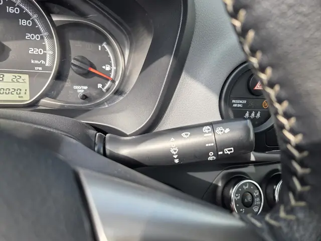 Toyota Yaris 1.0 VVT-i Aspiration 2015 Benzine 8