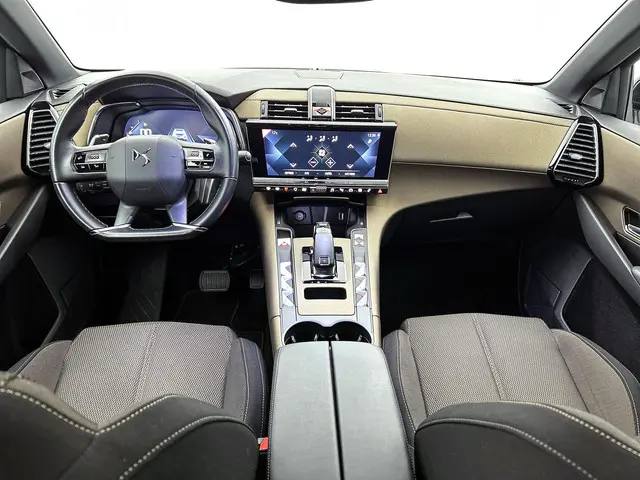 DS DS 7 1.6 So Chic 2023 Benzine 23