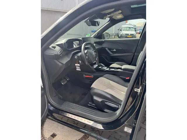 Peugeot e-2008 EV GT 50 kWh 2020 Elektrisch 9