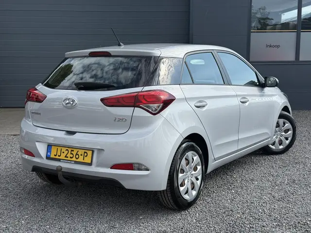 Hyundai i20 1.0 T-GDI i-Drive Cool 2016 Benzine 2
