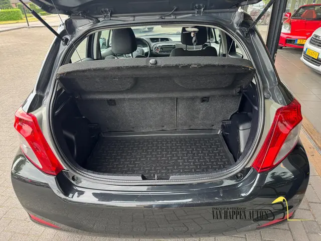 Toyota Yaris 1.3 VVT-i Now 2014 Benzine 9