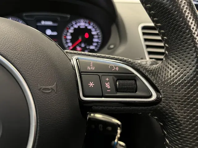 Audi Q3 1.4 TFSI CoD S-line 2018 Benzine 35