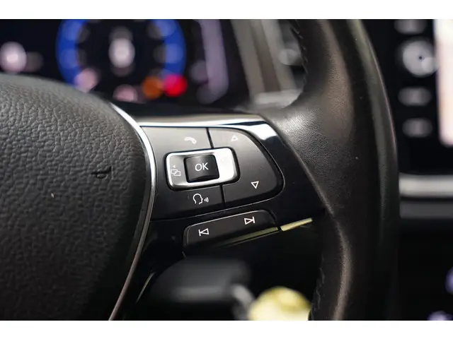 Volkswagen T-Roc 1,0 TSI Style [ACC, AC, LED] 2018 Benzine 17
