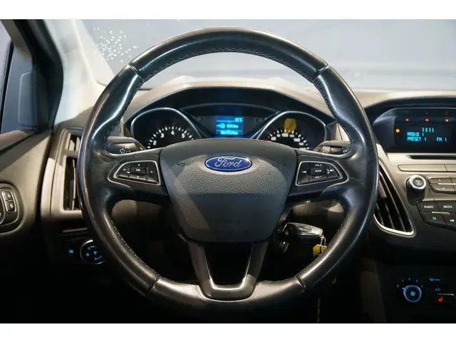 Ford Focus Wagon 1.0 + STOEL/STUURVERWARMING 2016 Benzine 13
