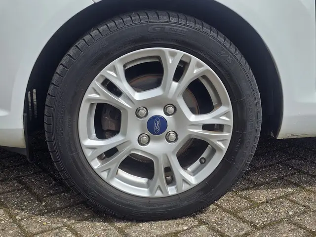Ford Fiesta 1.25 Airco/Lmv/Stoelverwarming 2013 Benzine 8