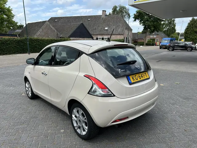 Lancia Ypsilon 0.9 TwinAir Opening Edition 2016 Benzine 7