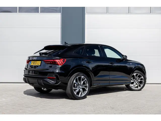 Audi Q3 Sportback 35 TFSI S Edition 2021 Benzine 2