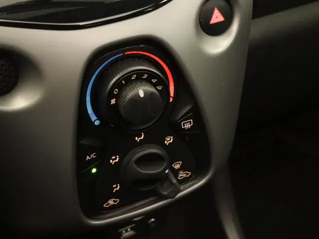Toyota Aygo 1.0 VVT-i x-play limited 2019 Benzine 29