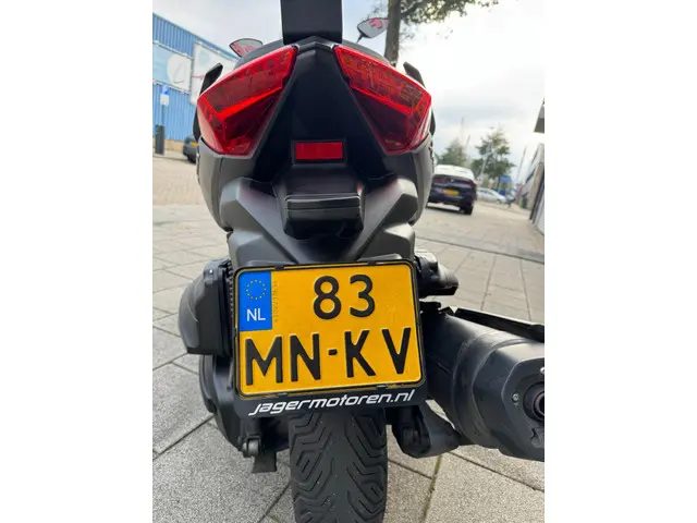 Yamaha X MAX Scooter 400 ABS 2017 Benzine 25