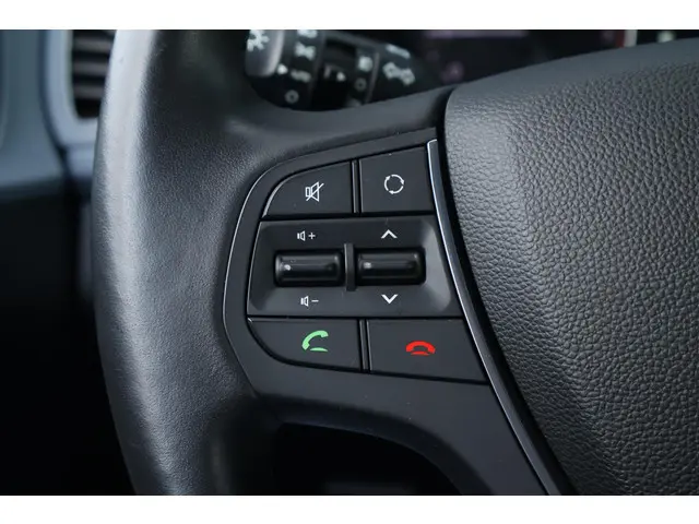 Hyundai i20 Coupé 1.0 T-GDI Premium 2017 Benzine 17