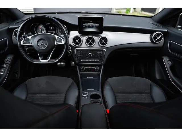 Mercedes-Benz CLA 180 AMG 2015 Benzine 10